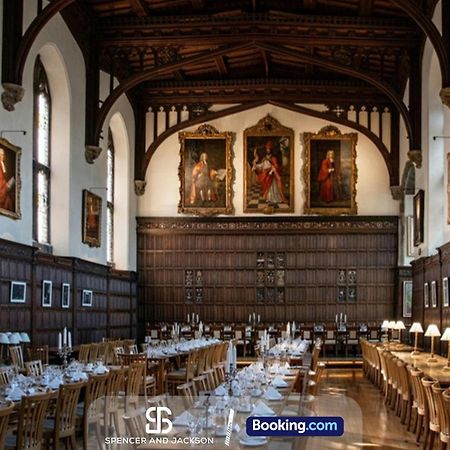 1 Bedroom City Centre Apartment Near The University And Bodleian Library By Spencer And Jackson Short Lets & Serviced Accommodation Oxford Ngoại thất bức ảnh